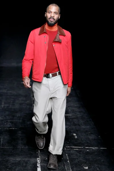 Look 10